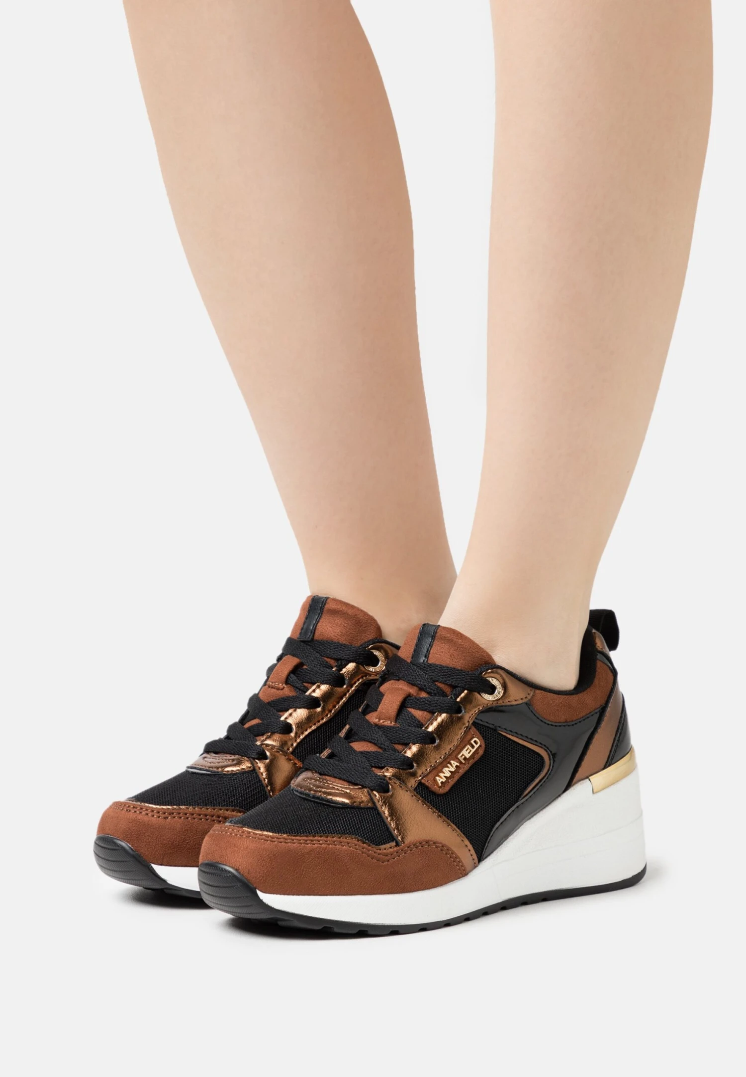 Sneakers Laag - Brown 3 Sneakers Laag - Brown