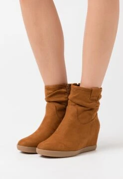 Anna Field Winter Boot - Enkellaarsjes Met Sleehak - Cognac